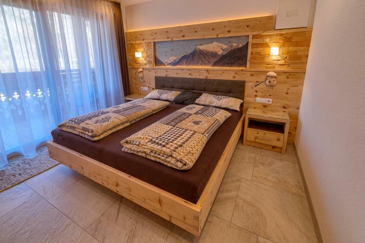 Chalet Schwarzenstein กัมโปตูเรส ภายนอก รูปภาพ